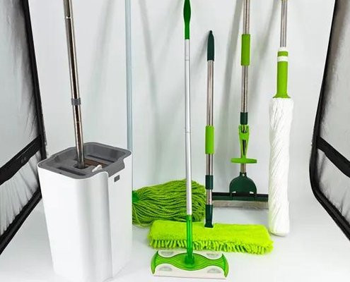 Mops